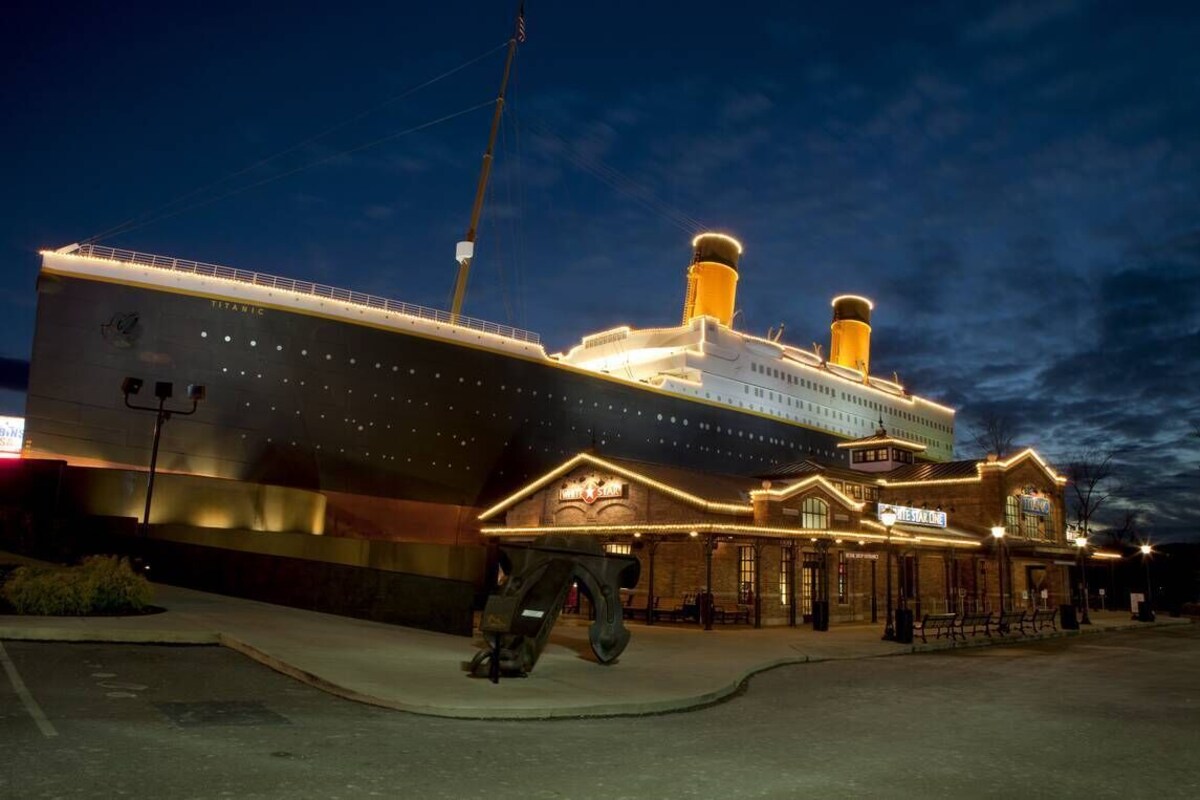Photo 150 of Dogs allowed:Hot Tub,Pool table, Arcade, Theater Room, Decks. Minutes to GBurg