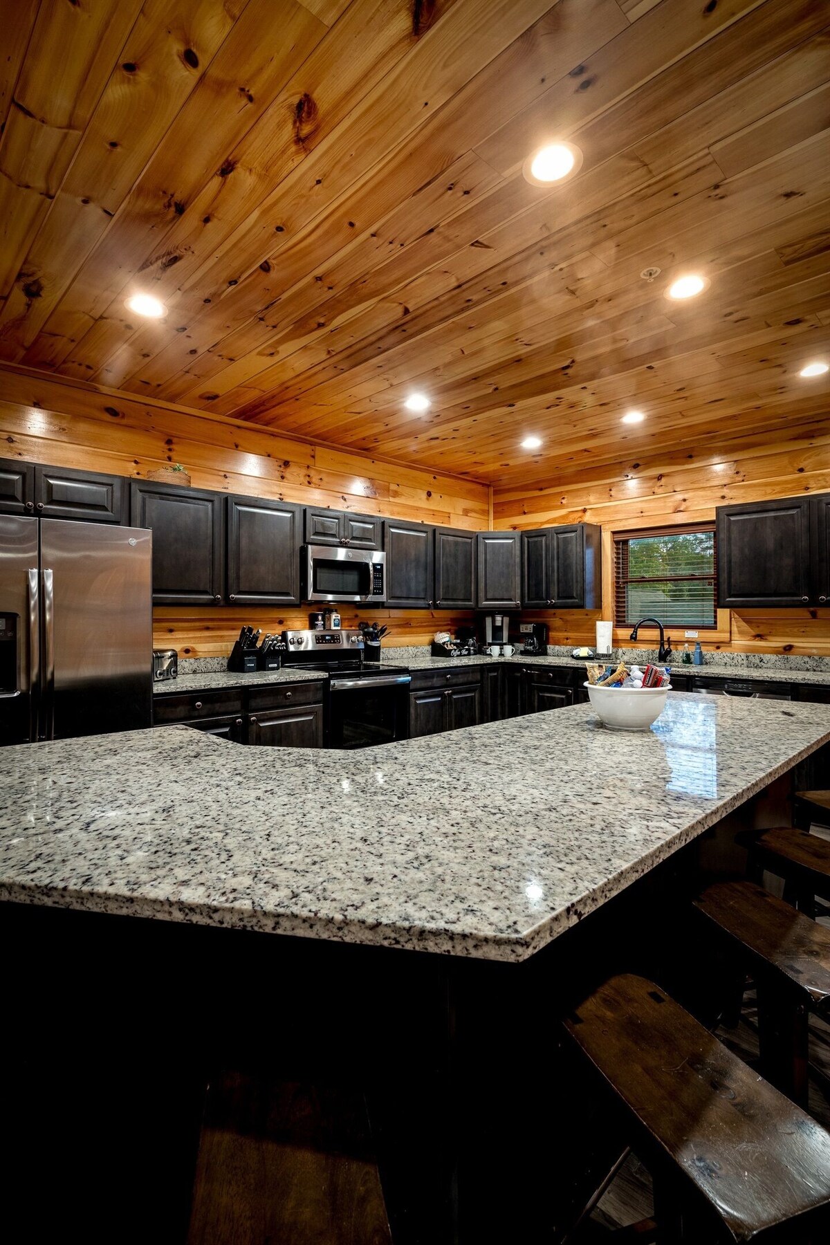 Photo 141 of Dogs allowed:Hot Tub,Pool table, Arcade, Theater Room, Decks. Minutes to GBurg