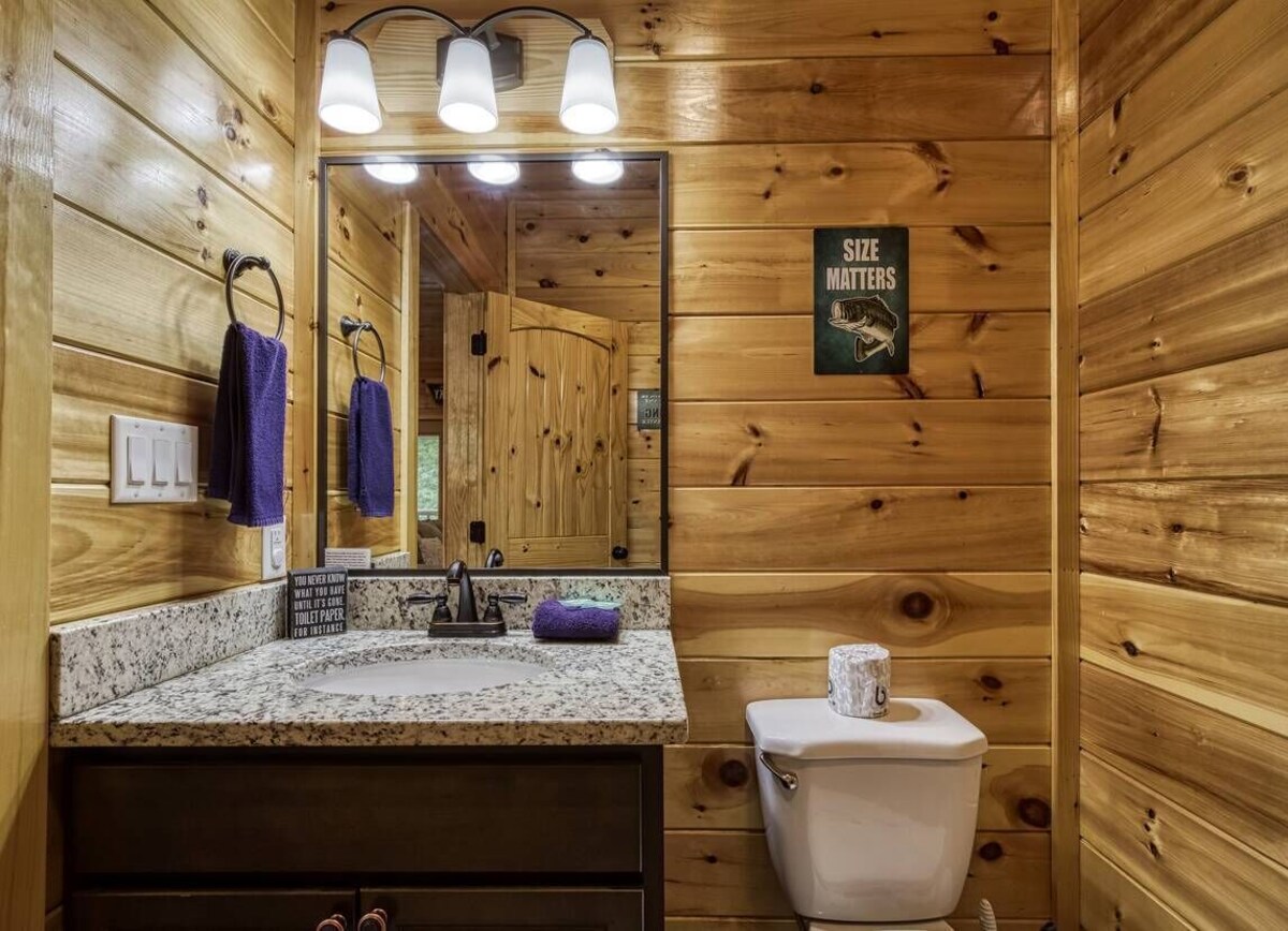 Photo 67 of Dogs allowed:Hot Tub,Pool table, Arcade, Theater Room, Decks. Minutes to GBurg