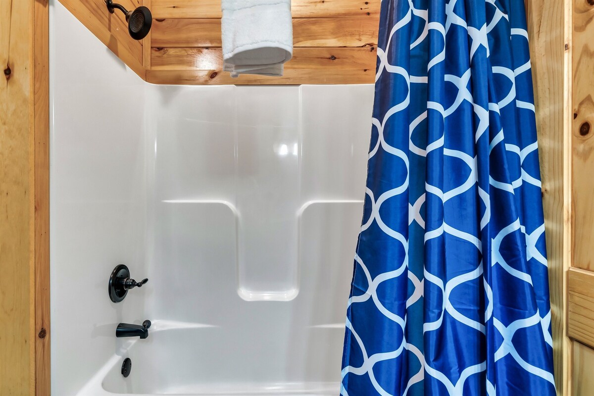 Photo 103 of Dogs allowed:Hot Tub,Pool table, Arcade, Theater Room, Decks. Minutes to GBurg