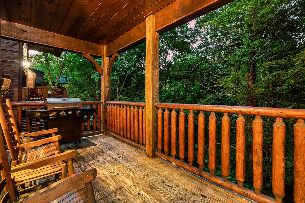 Photo 80 of Dogs allowed:Hot Tub,Pool table, Arcade, Theater Room, Decks. Minutes to GBurg
