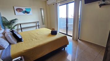 3 bedrooms, in-room safe, blackout curtains, free WiFi