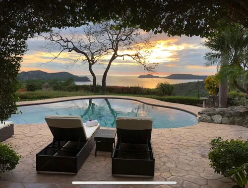 Hermosa Casa Junto al Mar 