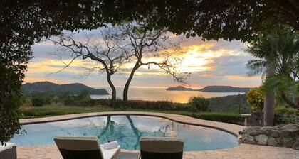 Hermosa Casa Junto al Mar