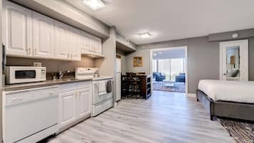 1 habitación, escritorio, tabla de planchar con plancha y wifi gratis