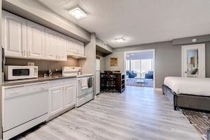 1 bedroom, desk, iron/ironing board, free WiFi