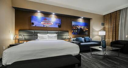 Sphere View Penthouse Studio with Balcony at Signature MGM D30O3