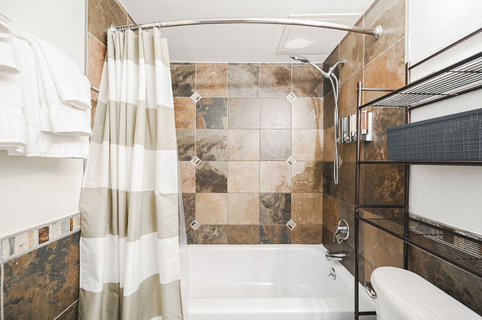 淋浴設備、風筒、提供毛巾