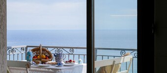 Borgio Verezzi, Villa Infinito Blu