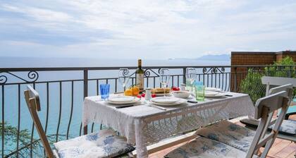 Borgio Verezzi, Villa Infinito Blu