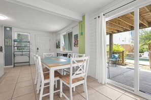 Dining - DOG-FRIENDLY, OUTDOOR POOL, HEART OF GULF SHORES! (Gulf Shores)