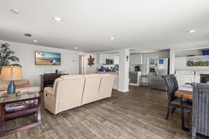 Interior - DOG-FRIENDLY, OUTDOOR POOL, HEART OF GULF SHORES! (Gulf Shores)