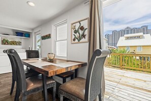 Dining - DOG-FRIENDLY, OUTDOOR POOL, HEART OF GULF SHORES! (Gulf Shores)