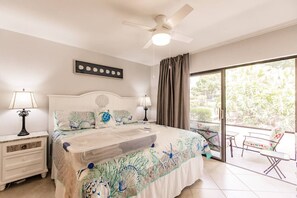 2 bedrooms, iron/ironing board, travel crib, WiFi - Park Shore Resort 1st Floor Peaceful, Relaxing#120 (Park Shore Resort)