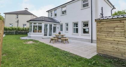 STONEYWOOD, pet friendly, with open fire in Culdaff, County Donegal