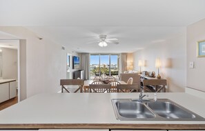 Dining - Tristan Towers | Pensacola Beach | Pool | Seasonal Beach Service | My Beach Getaways (Gulf Breeze)
