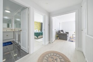 1 Schlafzimmer, Schreibtisch, Bügeleisen/Bügelbrett, WLAN