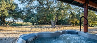 Country Cowboy Hot Tub Home on 20 Acres