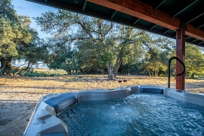 Country Cowboy Hot Tub Home on 20 Acres