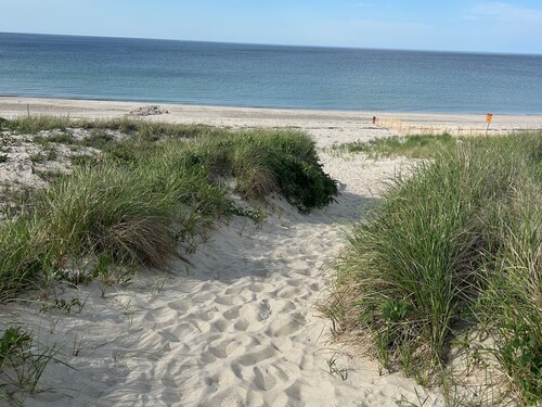 Cape Cod Getaway: Walk to East Sandwich Beach