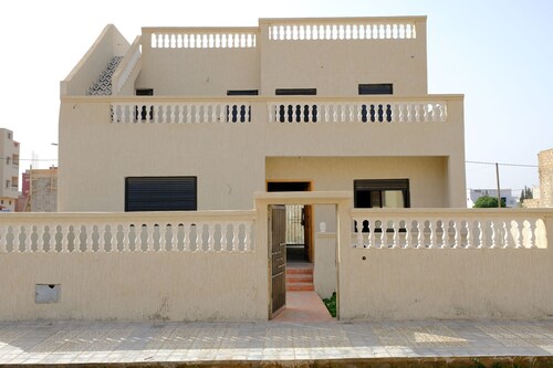 Pretty seaside villa