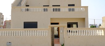 Pretty seaside villa