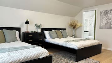 3 bedrooms, desk, iron/ironing board, free WiFi