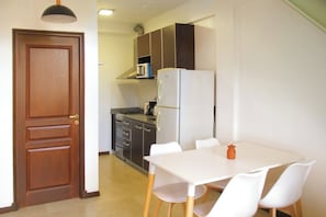 Fridge, microwave, oven, coffee/tea maker - Loft Dúplex in Palermo Hollywood (Buenos Aires)