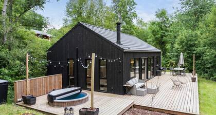 Nice home in Ebeltoft with WiFi