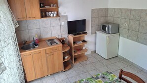 Huoneisto, 1 makuuhuone, tupakointi sallittu, terassi | Huoneen varustelu