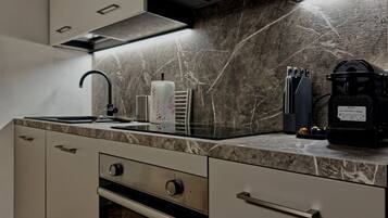 Kühlschrank, Ofen, Herdplatte, Geschirrspüler