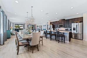 Fridge, microwave, oven, stovetop - The Tranquil Getaway at Encore (Kissimmee)