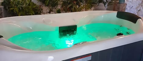 Baignoire à remous intérieure