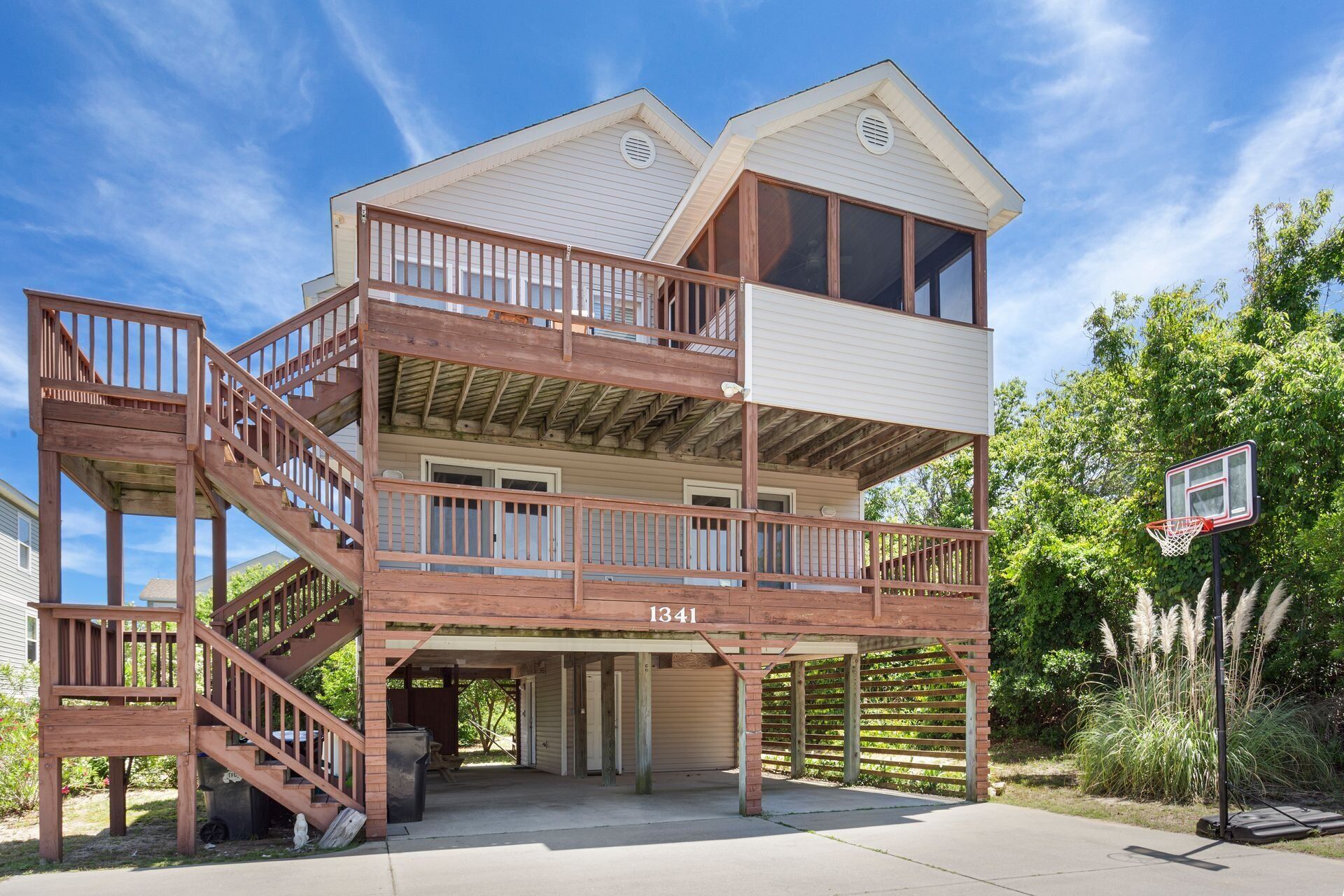 2027 Sunny Lagoon * 6 Min Walk to Beach