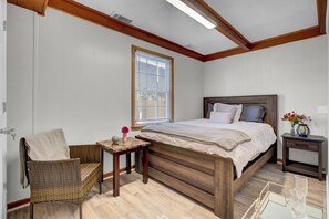 3 bedrooms, free WiFi, bed sheets - Charleston, Beautiful house near Plantations. (Ladson)