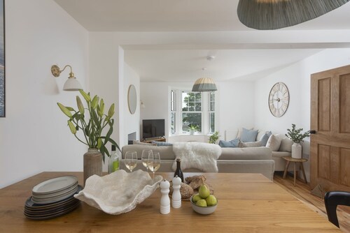 11 Tywarnhayle House - Pet Friendly/close to beach