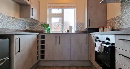 Luxury Family Apartment- Garden View