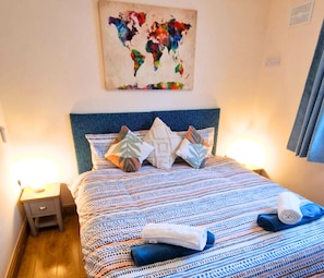 1 bedroom, desk, iron/ironing board, free WiFi - Luxury Family Apartment- Garden View (Leicester)