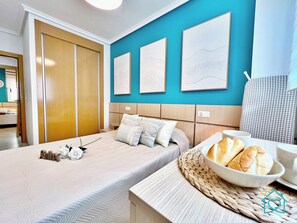 2 habitaciones, tabla de planchar con plancha, internet y ropa de cama