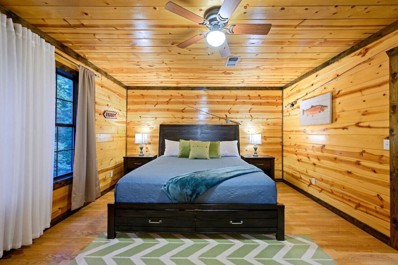 4 soverom, reiseseng for barn, wi-fi (inkludert) og sengetøy