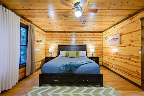 Wild Oasis · New! Wild Oasis: Pool, Gameroom, Theatre, Hot Tub