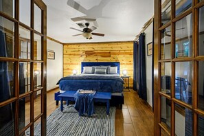 4 bedrooms, travel cot, free WiFi, bed sheets