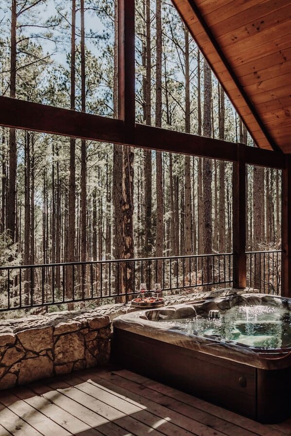 Property grounds - White Pines Escape · Elegant Cabin: Air Hockey, Foosball, Hot Tub, Pets (Broken Bow)