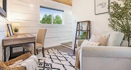 Adventure Lodge w/ PICKLEBALL, Pool Table + More!