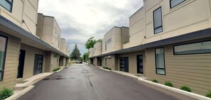 Exterior - Allevue in Old Towne TC Private Rooftop Deck (Traverse City)