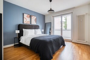 3 quartos, ferros/tábuas de passar roupa, Wi-Fi, roupa de cama