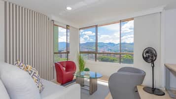 Apartment (705) | Living area