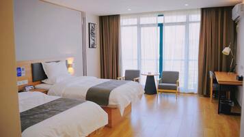 Standard Twin Room | Bathroom | Shower, hair dryer, towels, soap