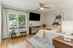 3 bedrooms, desk, iron/ironing board, free WiFi