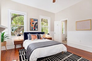 1 habitación, escritorio, tabla de planchar con plancha y wifi gratis